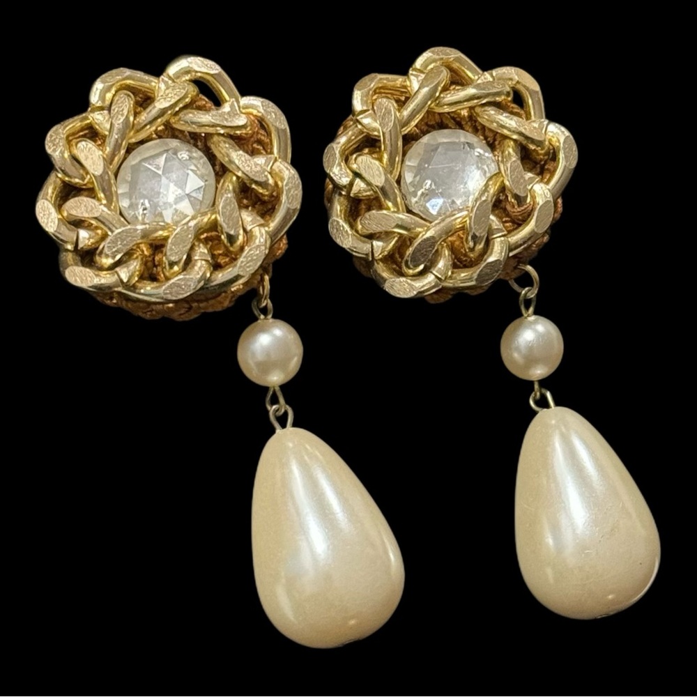 ✨ Stunning VTG Pearl Crystal Clip On Earrings